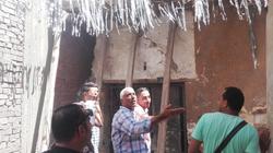 رئيس حي العجوزة يتابع إزالة عقار متصدع في ميت عقبة
