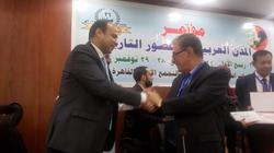 اتحاد المؤرخين العرب يمنح "فياض" جائزة "النعيم"