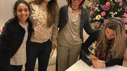 زينب حافظ تحتفل بتوقيع رواية "زوجتك نفسي" بالنادي الاجتماعي في بيفرلي هيلز