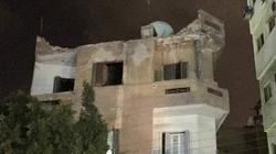 انهيار سور عقار بالمنصورة وتحطم أجزاء سيارتين