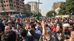 مئات الأقباط والمسلمين أمام «العذراء» فى «الوداع الأخير»