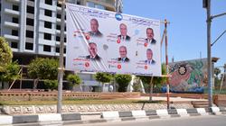 القاهرة تزيل لافتات دعاية مرشحي "الشيوخ"