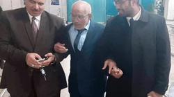 رأى طفله رجلا يحمل حفيده.. "الوطن" تكشف كواليس عودة مصري من العراق بعد 34 سنة