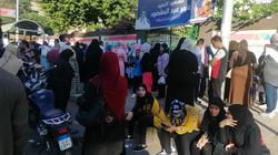 الآباء يطمئنون على خطة تنظيم سير الدراسة.. والمعلمون والعمال ينظمون دخول الطلاب