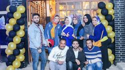 ممرض يفتح كافيه ويكافئ زملاءه بمناسبات مجانية: "عشان مش متقدرين"