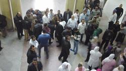 لليوم الثاني.. العاملون بـ"الفرنساوي" يتظاهرون للمطالبة بـ"البطاقة العلاجية"