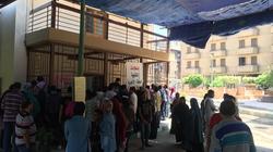 إقبال كثيف على سحب ملفات الشهادات المعادلة العربية والأجنبية