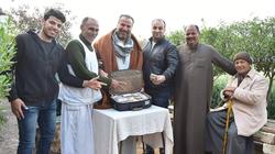 "الخير باقٍ".. طالب يعيد حقيبة بها 254 ألف جنيه لصاحبها في الشرقية
