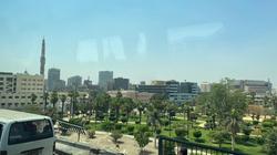 إعادة ترميم السور الحديدي بكوبري أكتوبر بعد اصطدام سيارة ملاكي به