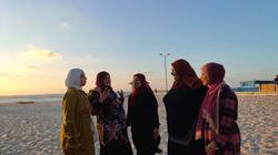 قراءة في التراث وحفلات سمر.. 400 مسن يشاركون في «مخيم السعادة» بالعريش