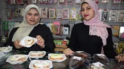 «آلاء وحسنة» ورثتا صناعة الحلويات عن والدتهما: «الوظيفة مابتفتحش بيت»