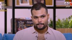 أحمد عبدالله محمود يبكي على الهواء بسبب والده.. ويؤكد: مش هتجوز من الوسط