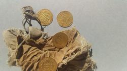  اكتشاف 28 دينارا من الذهب و5 قطع من دنانير ترجع للعصر العباسي