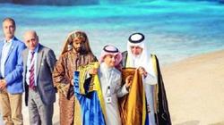 الأمير خالد الفيصل يتوج إبراهيم يعقوب بلقب "شاعر عكاظ"