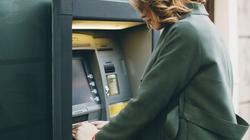 تحذير عاجل من خدعة خطيرة في ماكينات ATM تسرق الأموال: «شوف الألوان»
