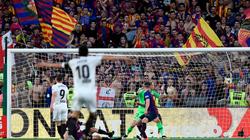كأس ملك إسبانيا.. بالفيديو| فالنسيا يتقدم على برشلونة بثنائية في الشوط الأول
