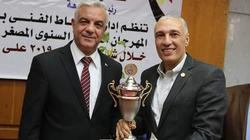 كلية الآداب تتوج بكأس المهرجان الطلابي للعروض المسرحية بالمنوفية