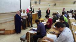 عميدة "صيدلة عين شمس" تتفقد سير الامتحانات بالكلية