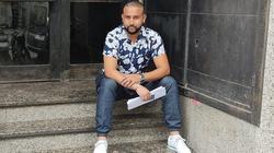 «محمد» مغربي يسخر سيارة عمله لنقل التبرعات للأسر المتضررة من الزلزال