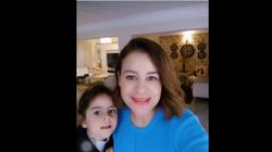 صور.. كارول سماحة تٌروج لحفلها بمسرح جامعة مصر بصورة مع ابنتها