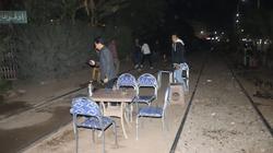 محافظ القليوبية يضبط كافتيريا مقامة على قضبان السكة الحديد في الخانكة (صور)