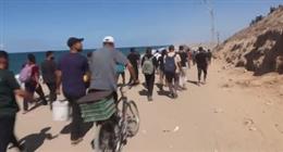 فرحة الفلسطينيين بعد عودتهم إلى شمال غزة.. «شكرا لمصر ورئيسها»