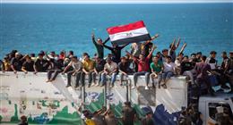 النازحون العائدون إلى غزة يرددون هتافات في حب مصر.. «عاشت حرة قوية»