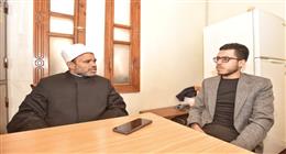 الشيخ أحمد عمر هاشم حاضر في مسجد الرحمن الرحمن رغم الغياب.. رحل الإمام وبكت الجدران