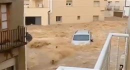 مشاهد مروعة من  العاصفة «أليس».. آلاف السكان يهربون من منازلهم في إسبانيا