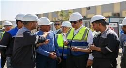 وزير قطاع الأعمال يتابع التشغيل التجريبي لمصنع «بلوكات الأنود» بالعين السخنة