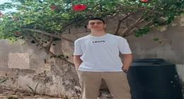 الأول على الثانوية العامة الفلسطينية: عشت حياة صعبة بين المذاكرة والنزوح