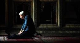 حالات يجوز فيها قطع الصلاة في المذاهب الأربعة.. دار الإفتاء توضحها