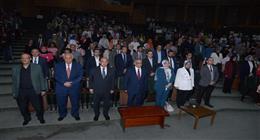 كلية التجارة بجامعة أسيوط تنظم حفل تخرج لطلبة برامج الماجستير المهني