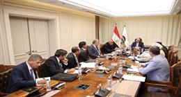 وزير قطاع الأعمال يبحث خطط التوسع في المشروعات الفندقية السياحية