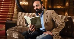 وليد خيري يكتب.. صنايعي الكتابة على يوتيوب: قراءة في ورشة عمر طاهر "ما قبل الكتابة"