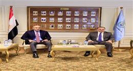 محافظ أسيوط يستقبل وزير التربية والتعليم خلال زيارته للمحافظة لتفقد بعض المدارس