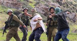 الحكومة الفلسطينية تطالب بتدخل دولي لوقف اعتداءات المستوطنين في الضفة الغربية
