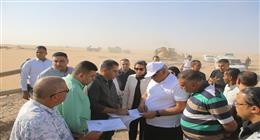 محافظ الوادي الجديد يعلن البدء في أعمال إنشاءات أول مركز لإنتاج الحرير الطبيعي في مصر