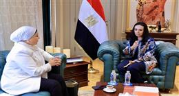 وزيرة التضامن تتلقى طلب اتحاد تمويل المشروعات المتوسطة والصغيرة ومتناهية الصغر