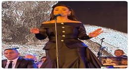 مي فاروق تغني كوبليه من أغنية لنجاة في مهرجان الموسيقى العربية