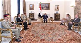 الرئيس السيسي يعرب عن تقديره لتطور العلاقات المصرية الباكستانية