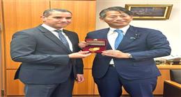 سفير مصر في طوكيو يبحث مع وزير الصناعة الياباني تعزيز الشراكة بين البلدين