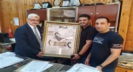 «أزهر أسيوط» يكريم الطالب حمزة عادل لفوزه في مسابقة التوثيق الفني العلمي