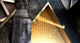 نقوش خفية على تمثال رمسيس الثاني في المتحف المصري الكبير.. ماذا تقول عن العدالة؟