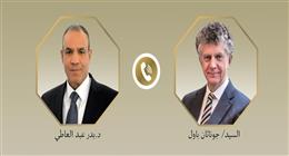 وزير الخارجية يبحث مع مستشار الأمن القومي البريطاني مؤتمر إعادة إعمار غزة