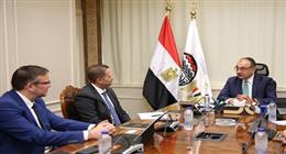 وزير قطاع الأعمال يبحث مع «سيمنس» فرص التعاون ونقل التكنولوجيا والطاقة المتجددة 