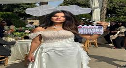 زينة تهرب من زفافها وتبدأ رحلة مليئة بالتقلبات في مسلسل «ورد وشوكولاتة».. يعرض الليلة