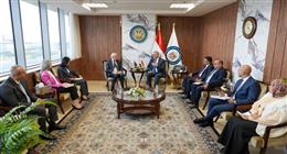 وزير البترول يبحث مع السفير الأسترالي تعزيز التعاون الاستثماري في قطاع التعدين