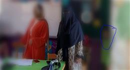 استغاثة أم من معلمة بعد معاقبة طفلها.. ذنَّبته حتى تبول على نفسه أمام الجميع