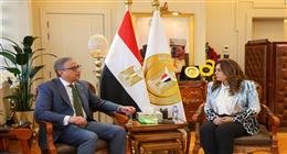 وزيرة البيئة تبحث مع محافظ الفيوم جهود تطوير المحميات الطبيعية 